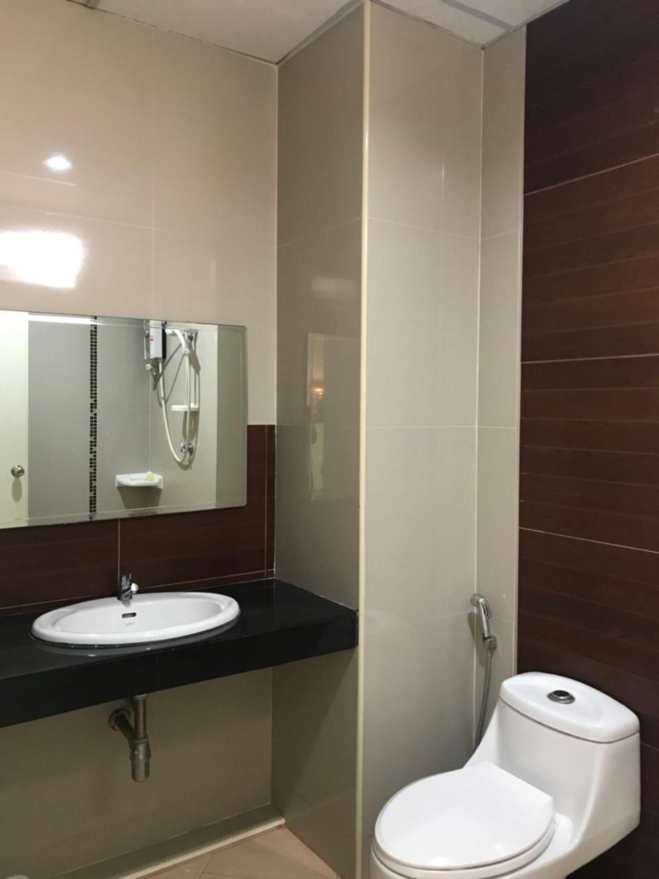 Ud Residence Udon Thani Buitenkant foto